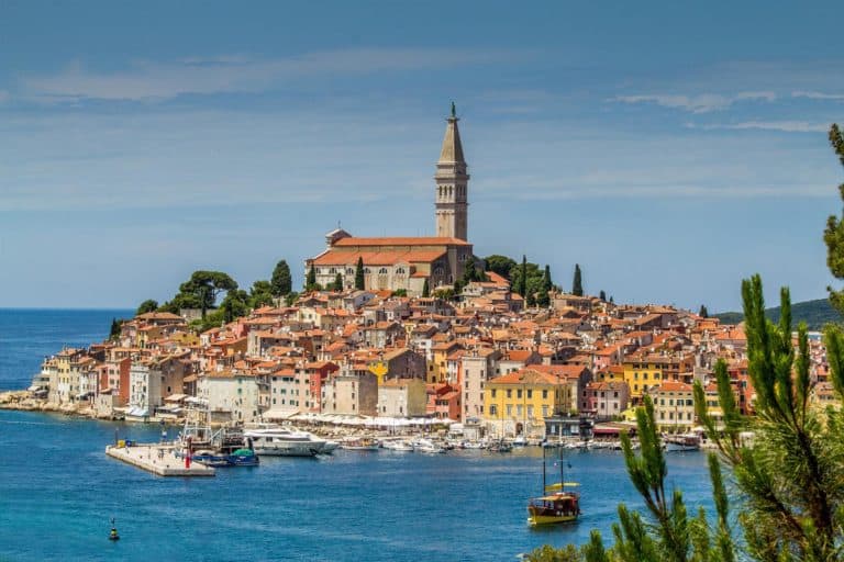 Pearls of Istria (Hum, Motovun, Pazin, Višnjan, Rovinj, Pula, Opatija)